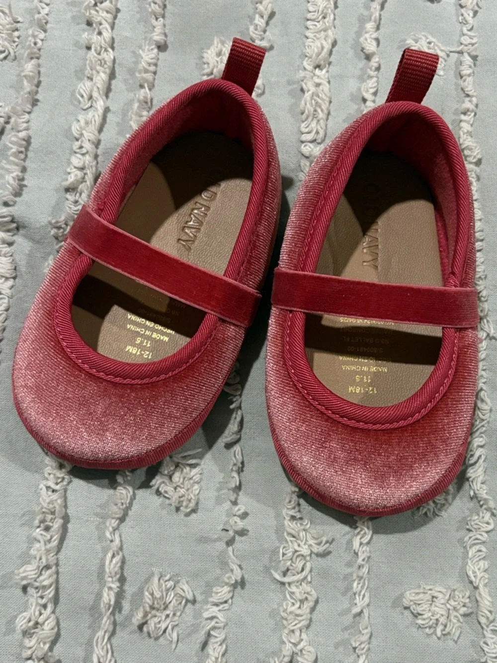 Carter’s Holiday Set 18M | Snowflake Sweater Tutu Shoes Headband - Picture 5 of 11